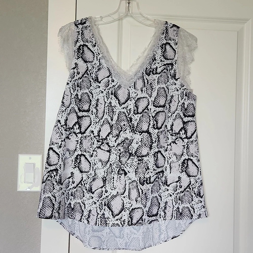 Womens‎ Snake Print Lace Trim V Neck Sleeveless Boho Chic Blouse Top